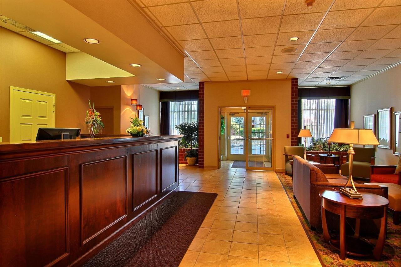 Quality Inn & Suites Mansfield Exterior photo